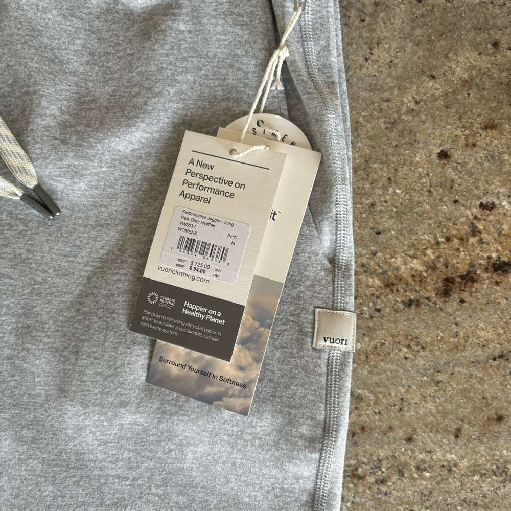 NWT Vuori Women's Performance Jogger Size Medium LONG Pale Grey Heather - Picture 2 of 7